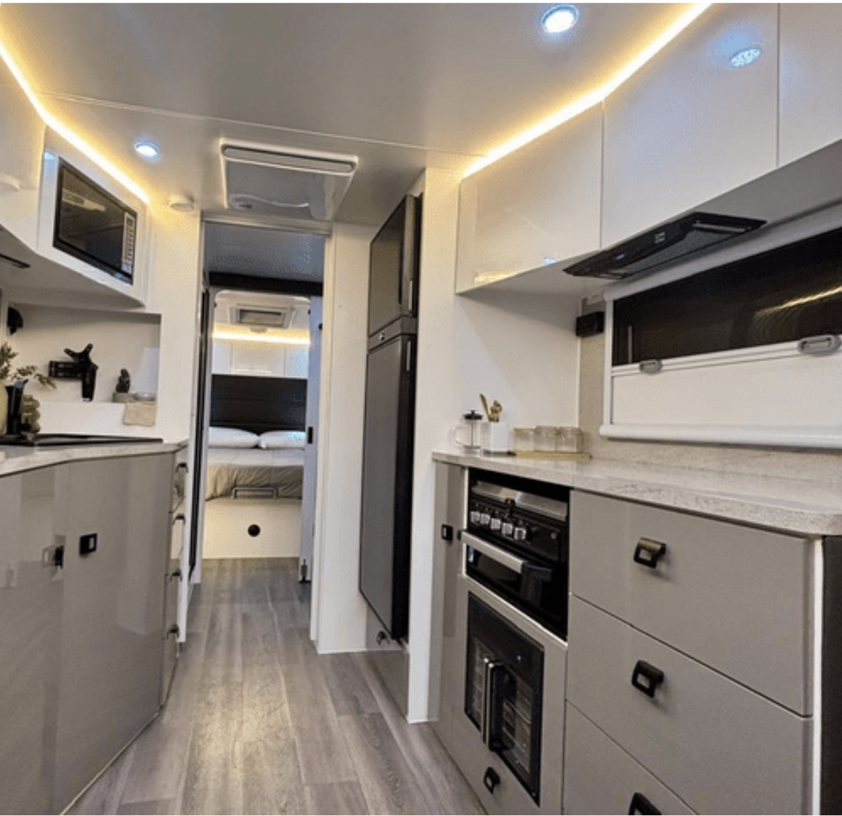 Amore 22 Interior Main
