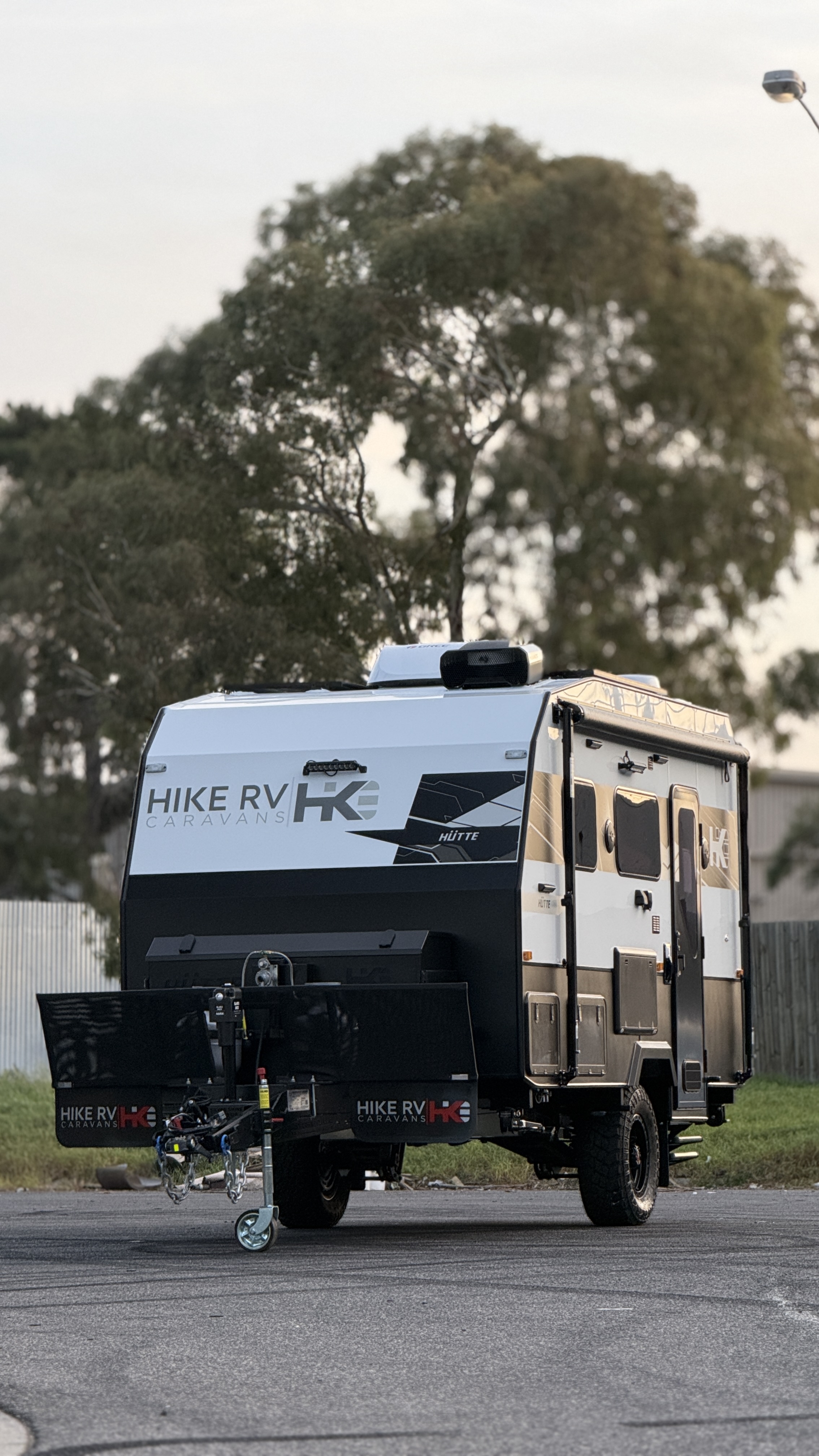 Hütte 14.6 Front Profile