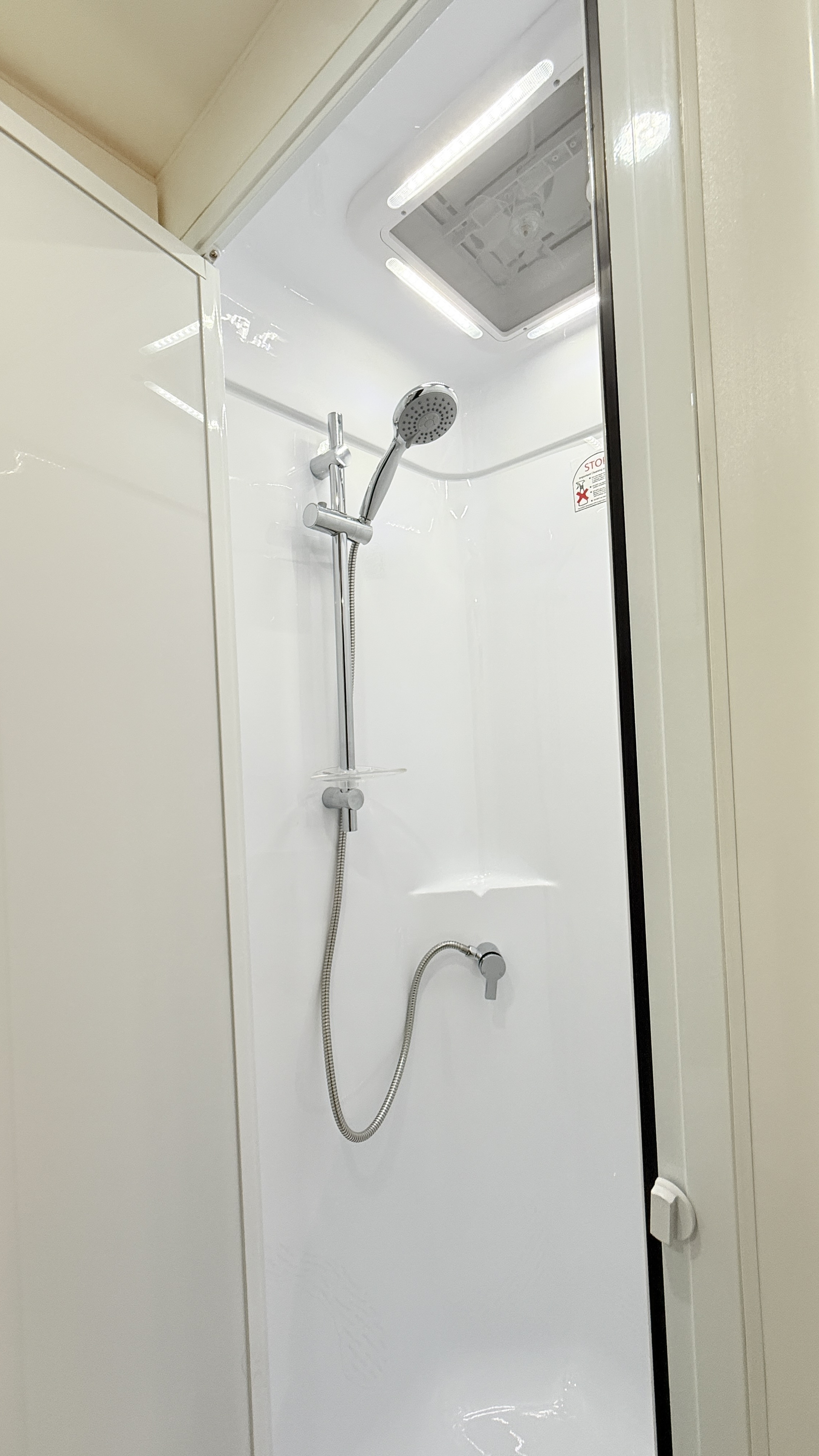 Hütte 14.6 Separate Shower