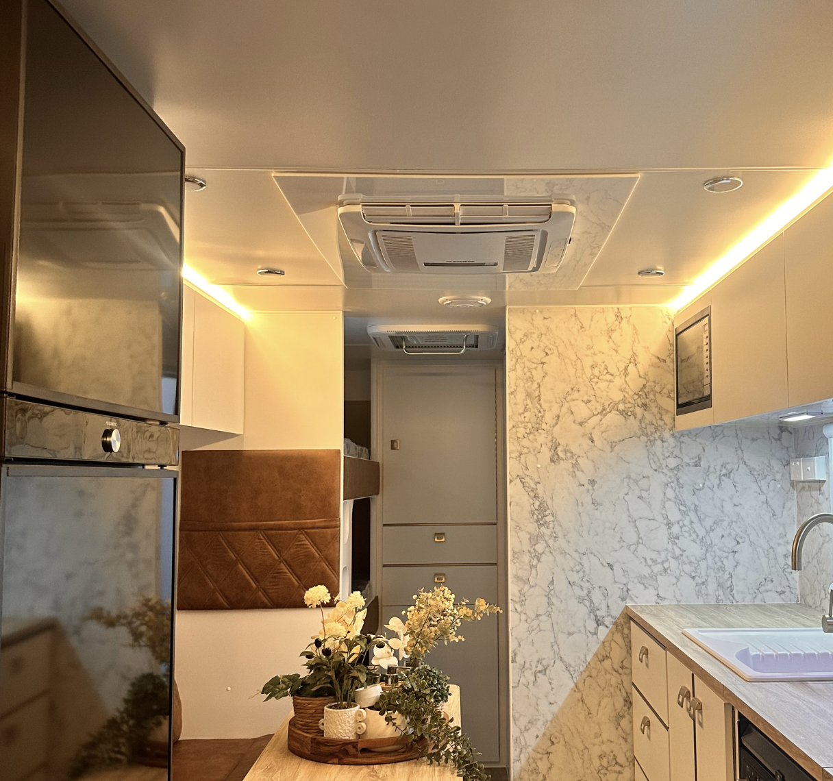 Grand Rover Internal 9