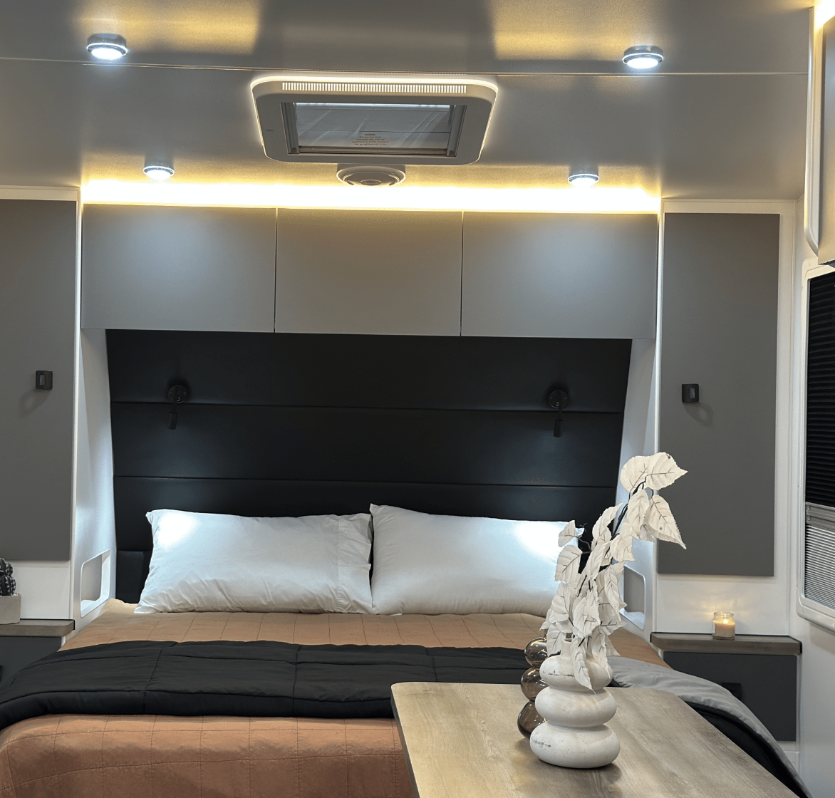Grand Rover Internal 13