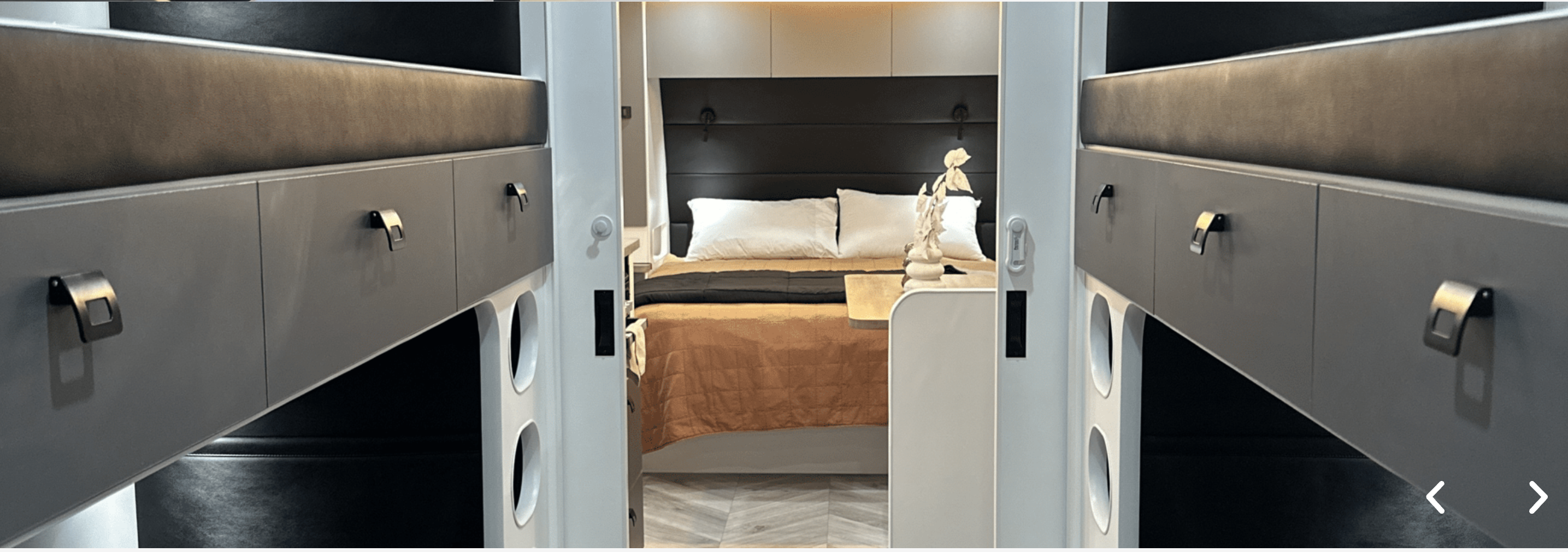 Grand Rover Internal 14